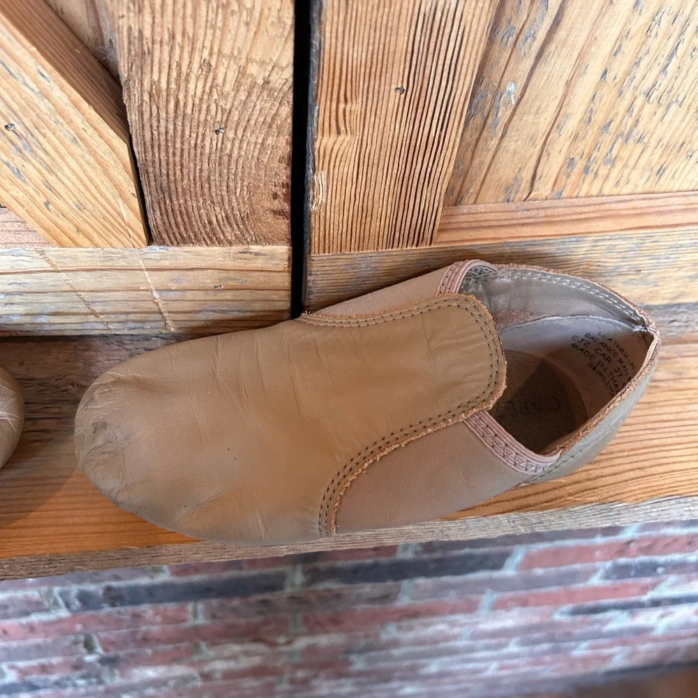 Girls tan dance, ballet, jazz shoes/slippers 5M